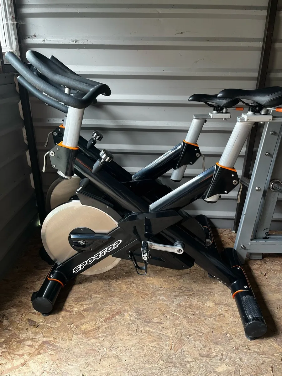 Sportop cb8500 spin bike - Image 3