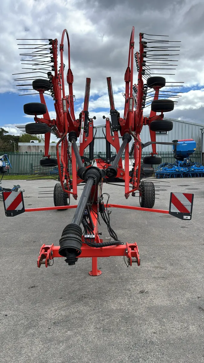 Kuhn GA7631 Rake - Image 4