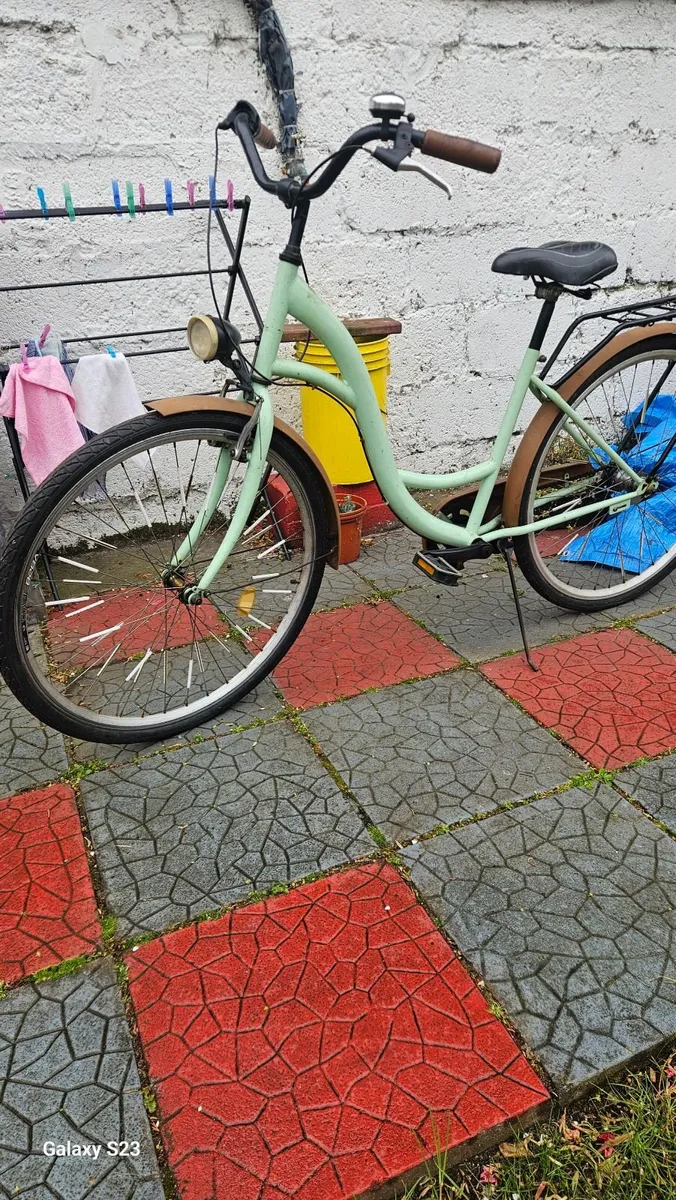 Vintage Bike - Image 4