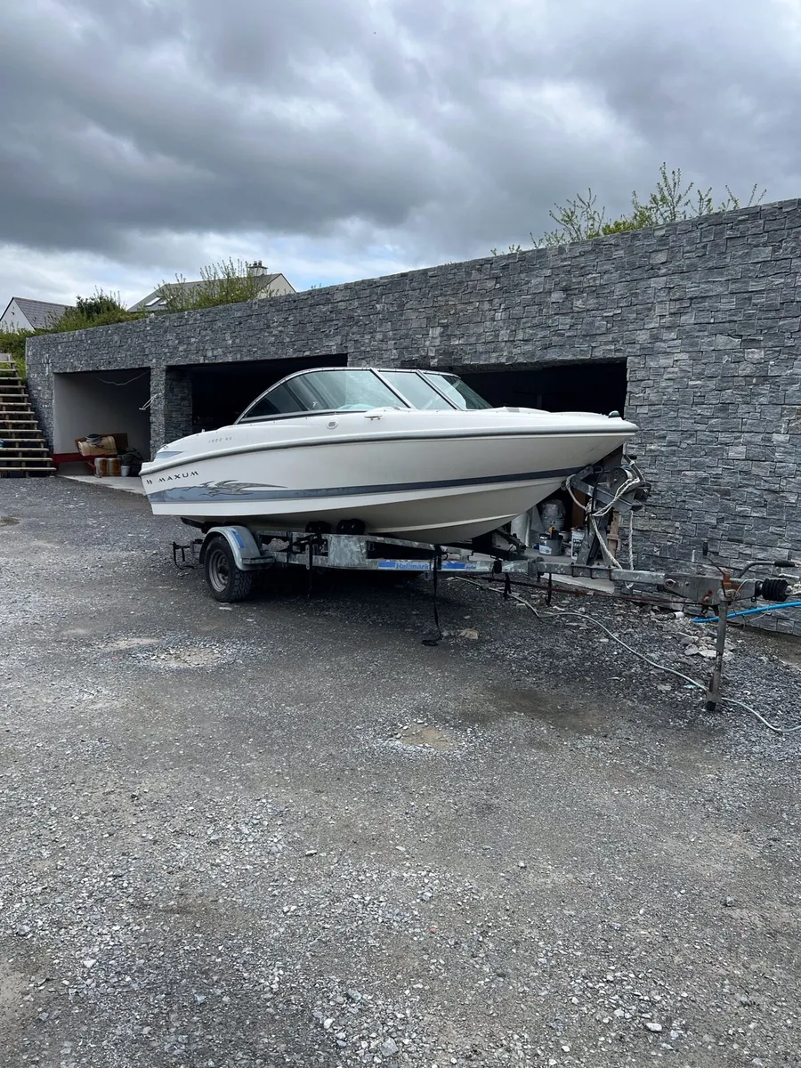 Sports boat - Image 1
