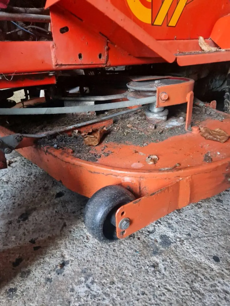 Westwood ride on mower - Image 3