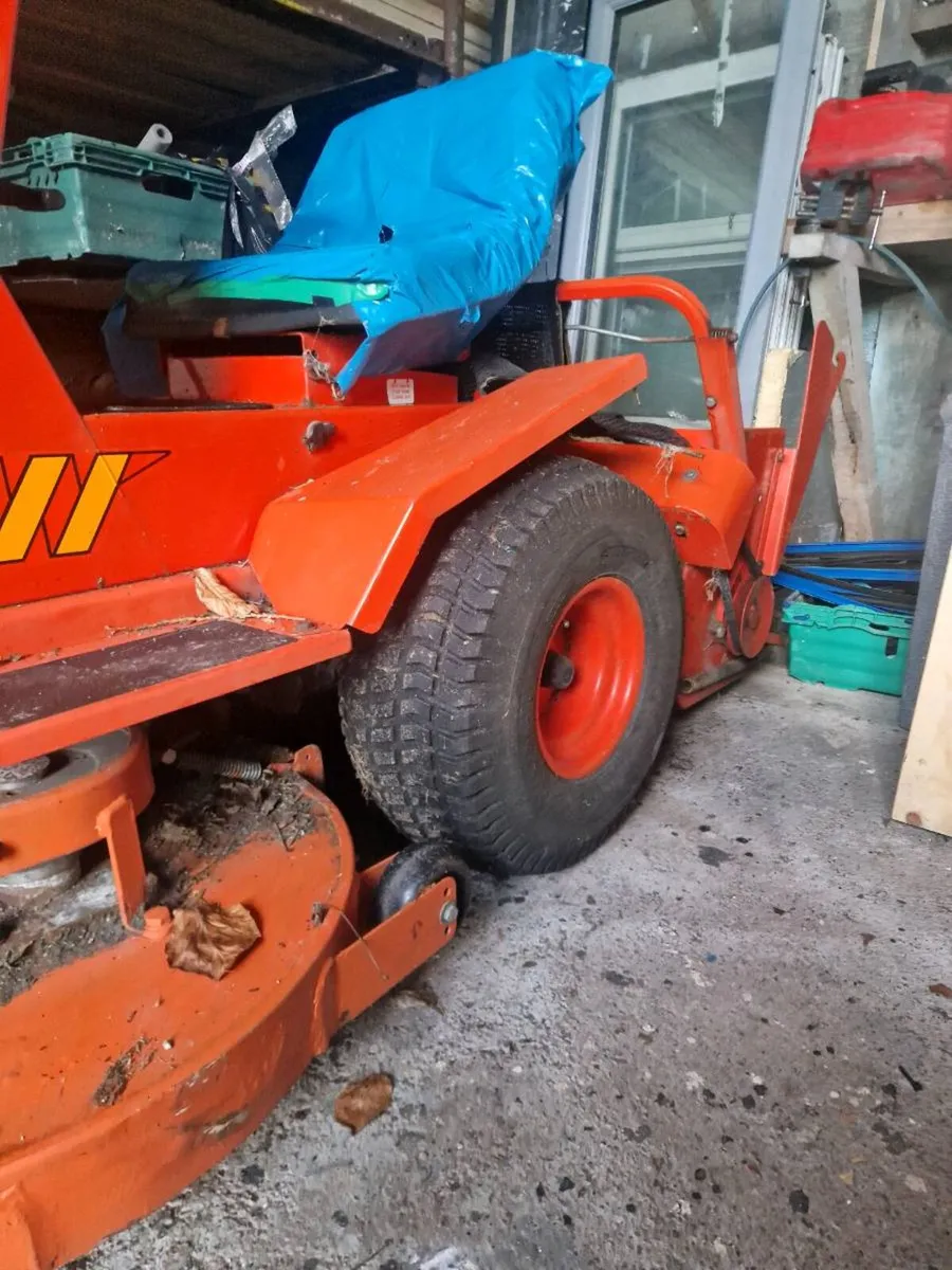 Westwood ride on mower - Image 4
