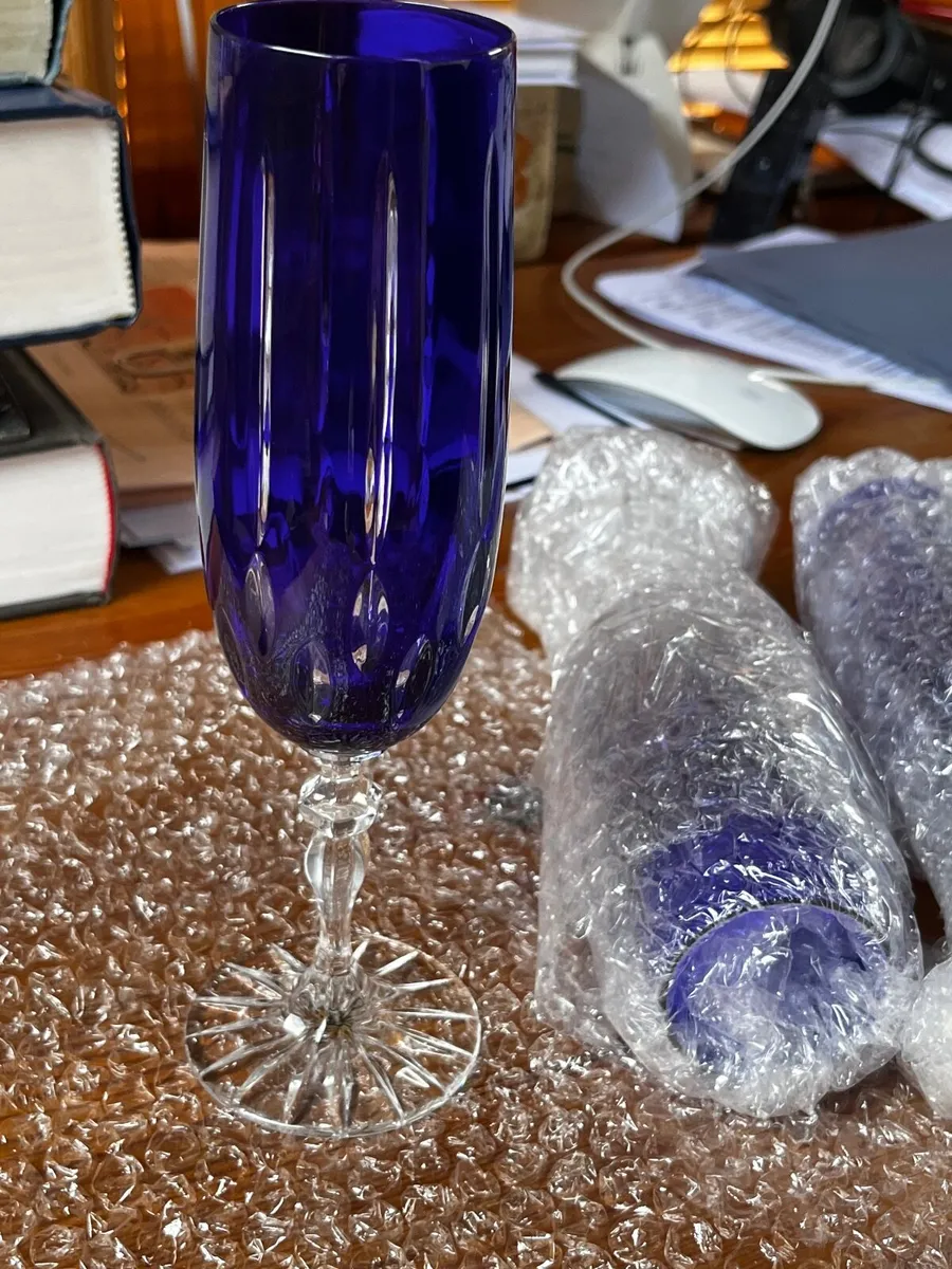 Champagne Glasses x 6 - Image 1