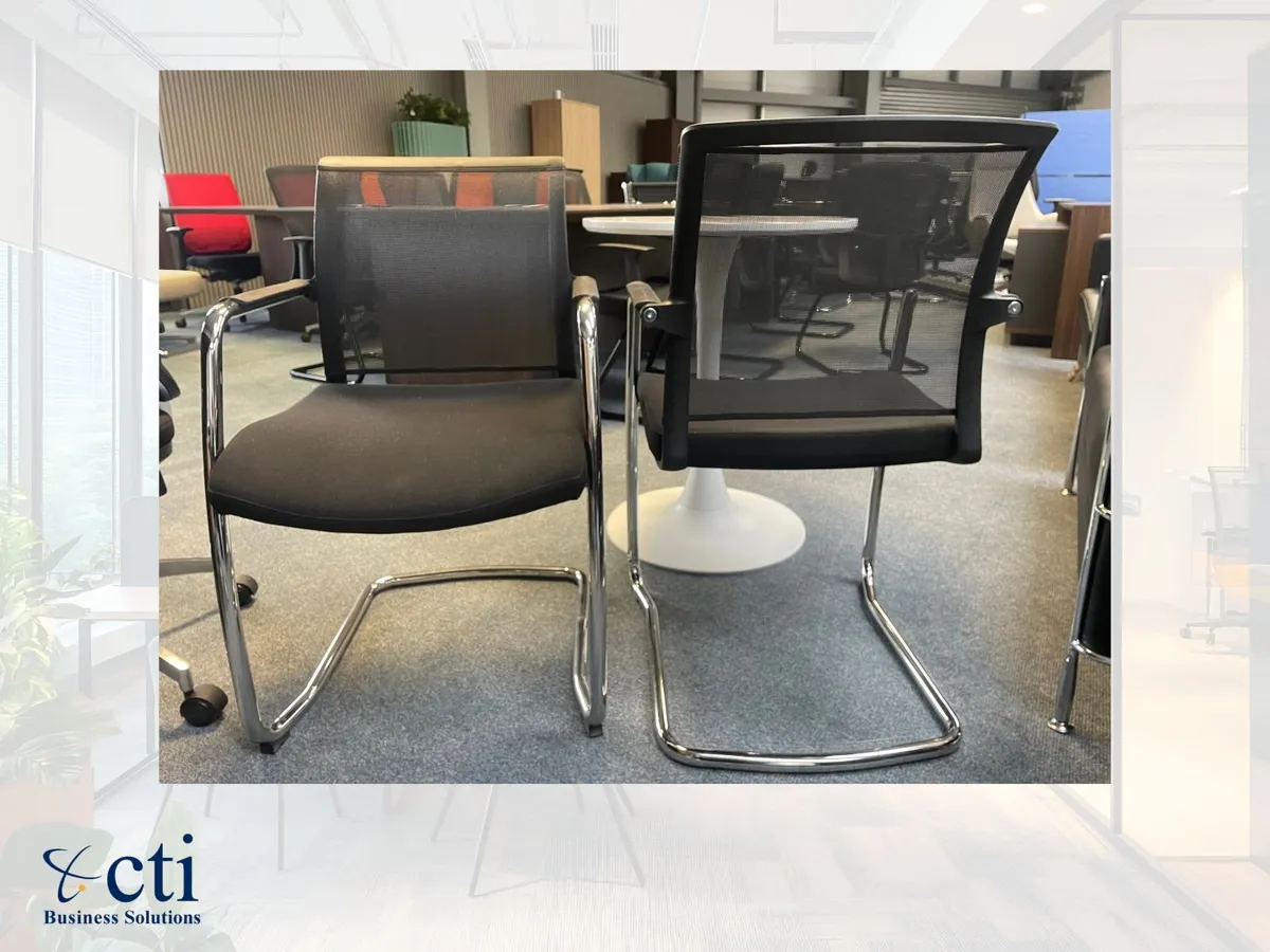 12 X Black Meeting Room Chairs With Chrome Leg - Image 2