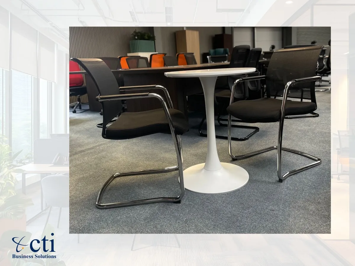 12 X Black Meeting Room Chairs With Chrome Leg - Image 3