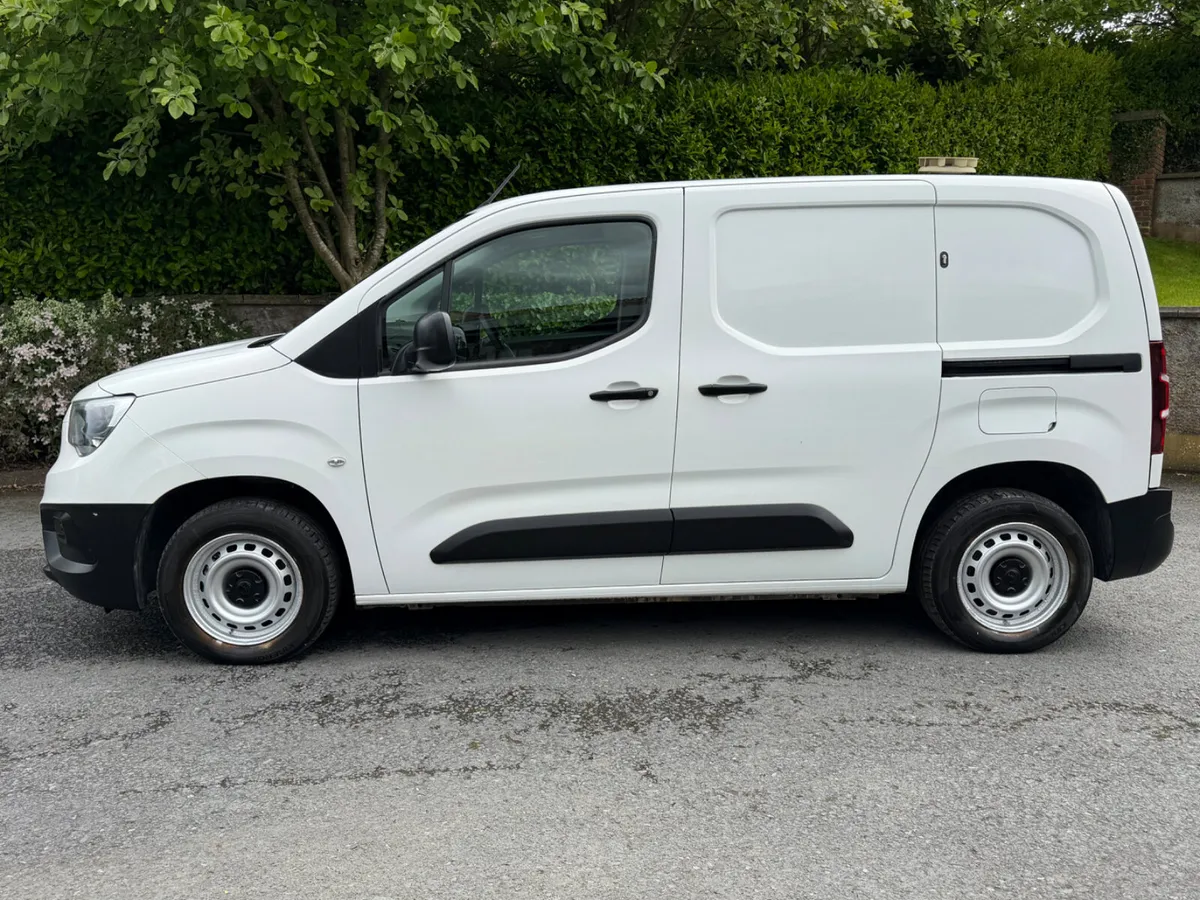Vauxhall Combo 2021 - Image 2