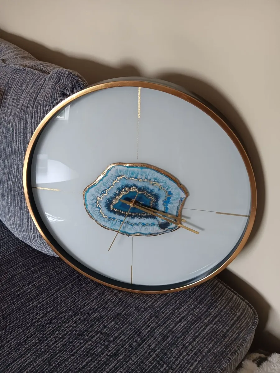 WALL CLOCK