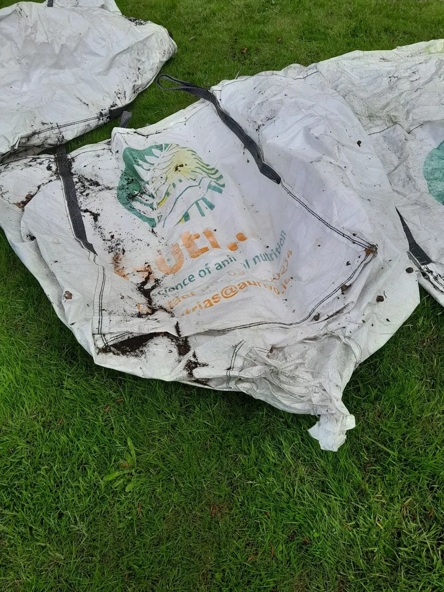 LARGE BAGS  FREE - Image 2
