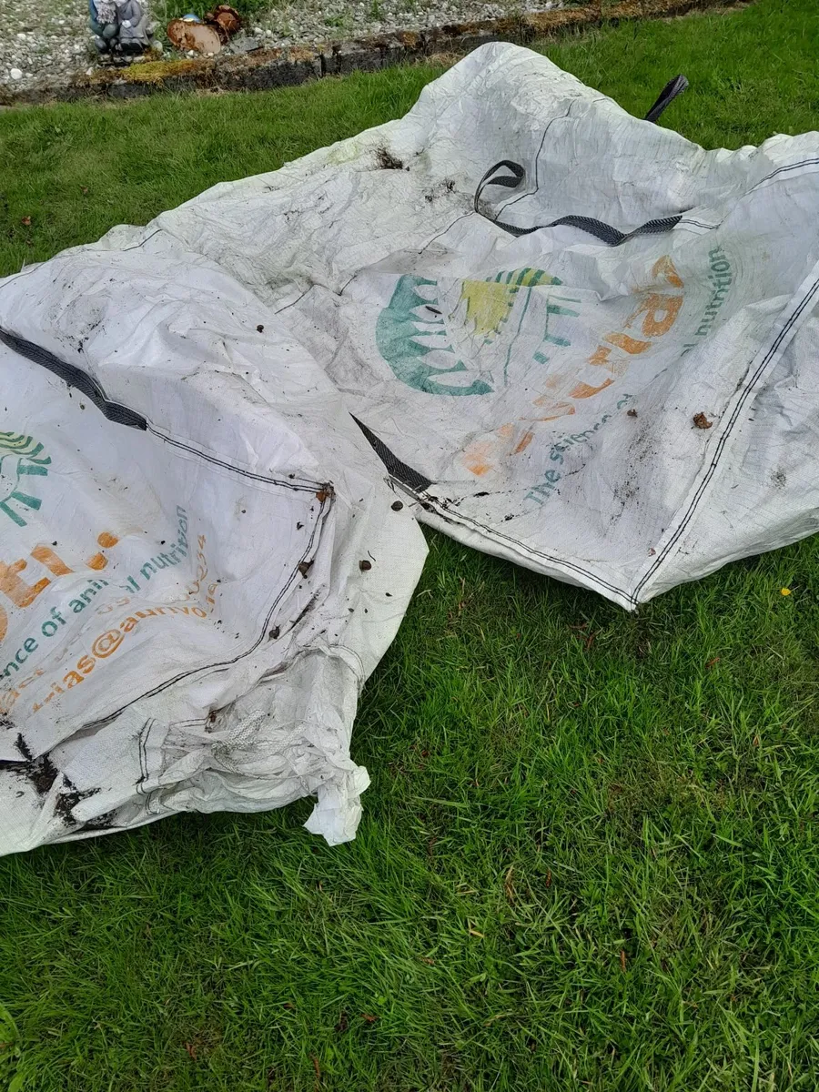 LARGE BAGS  FREE - Image 3