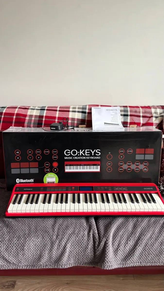 ROLAND GO Keyboard - Image 1