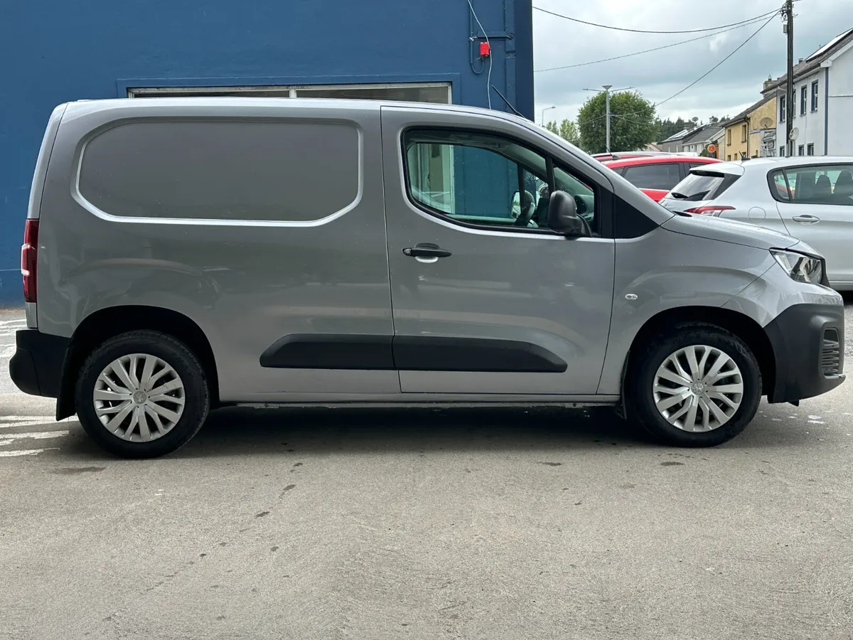 Peugeot Partner Professional Plus 1.5HDI 1000KG - Image 2