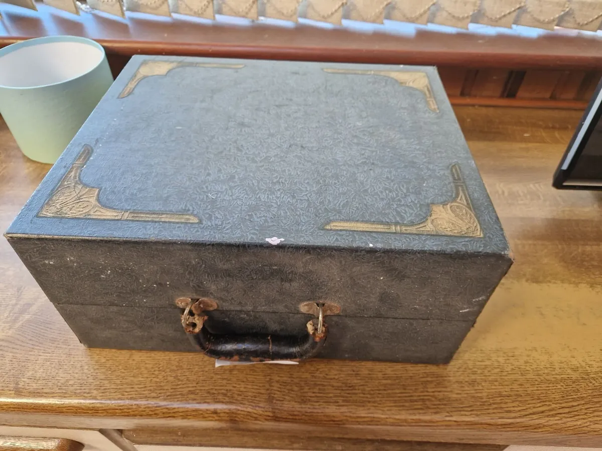 Gramophone - Image 1