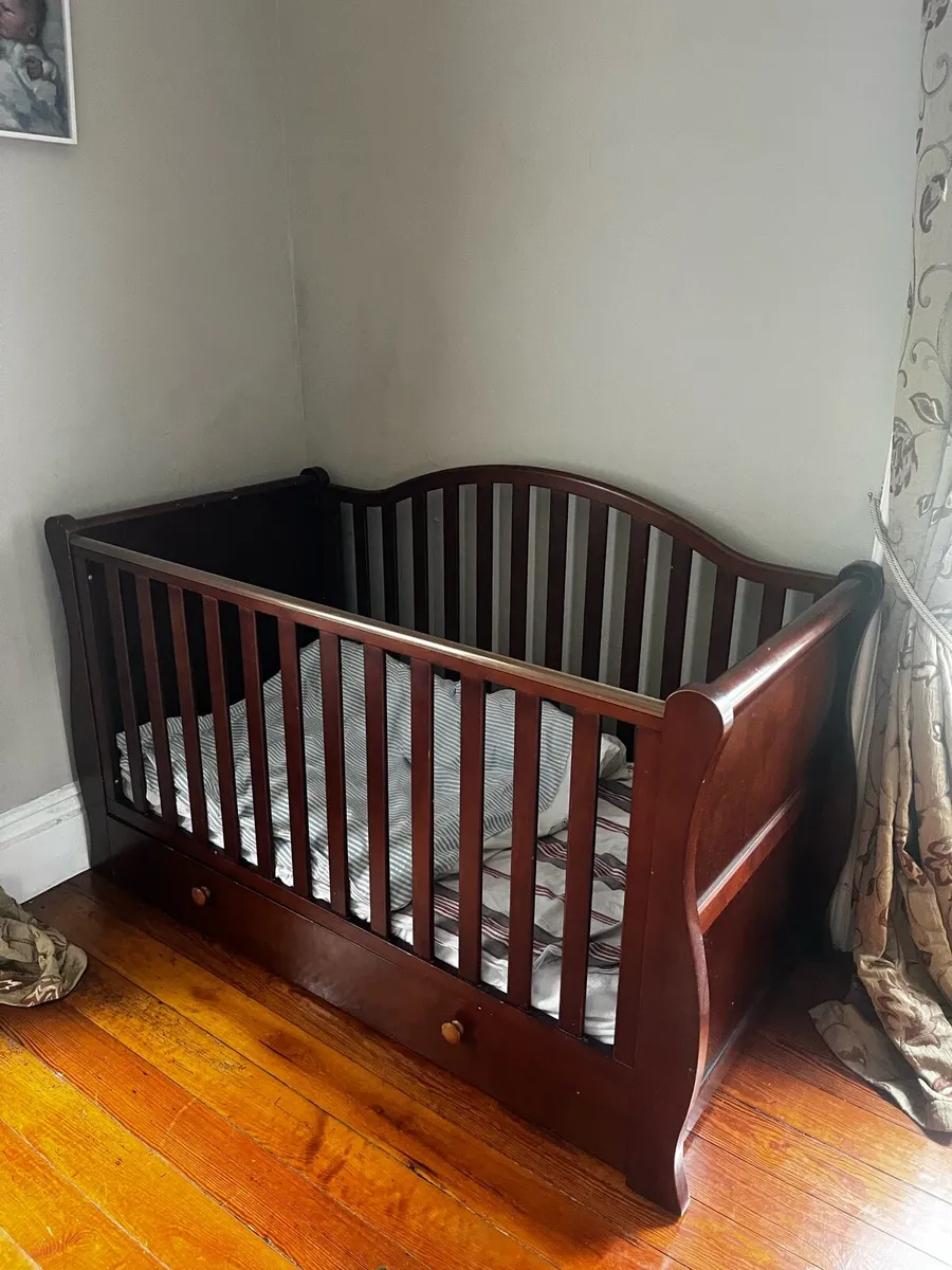 Cot bed - Image 1