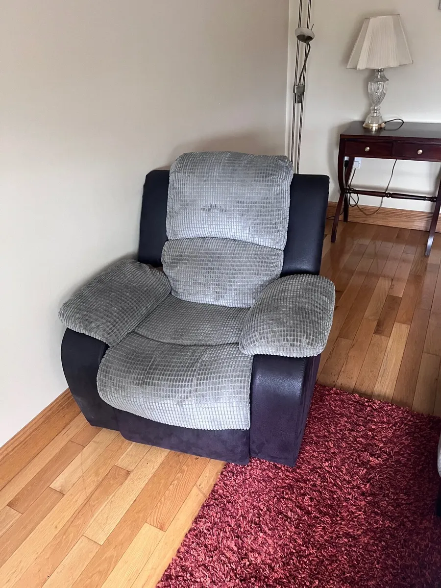 Suite of furniture - Image 4