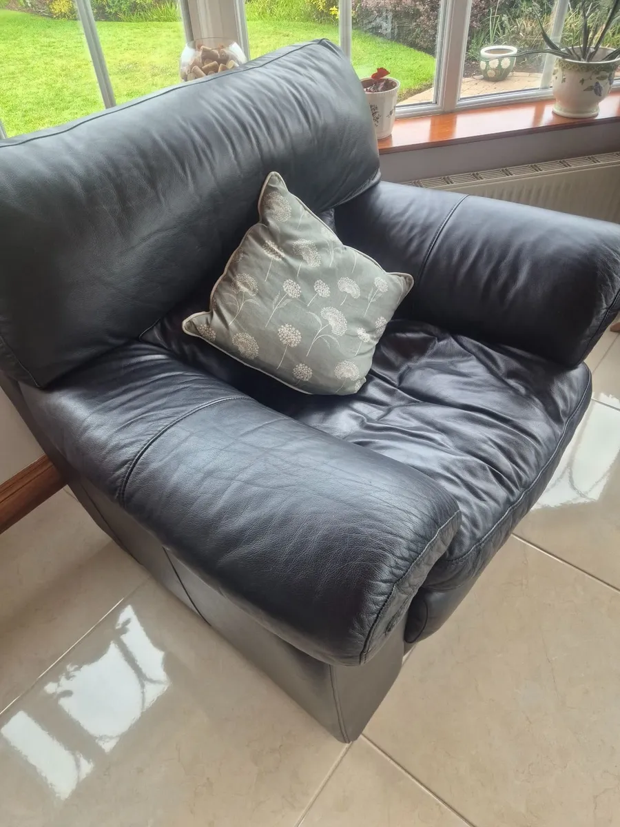 Leather suite 3 piece - Image 3