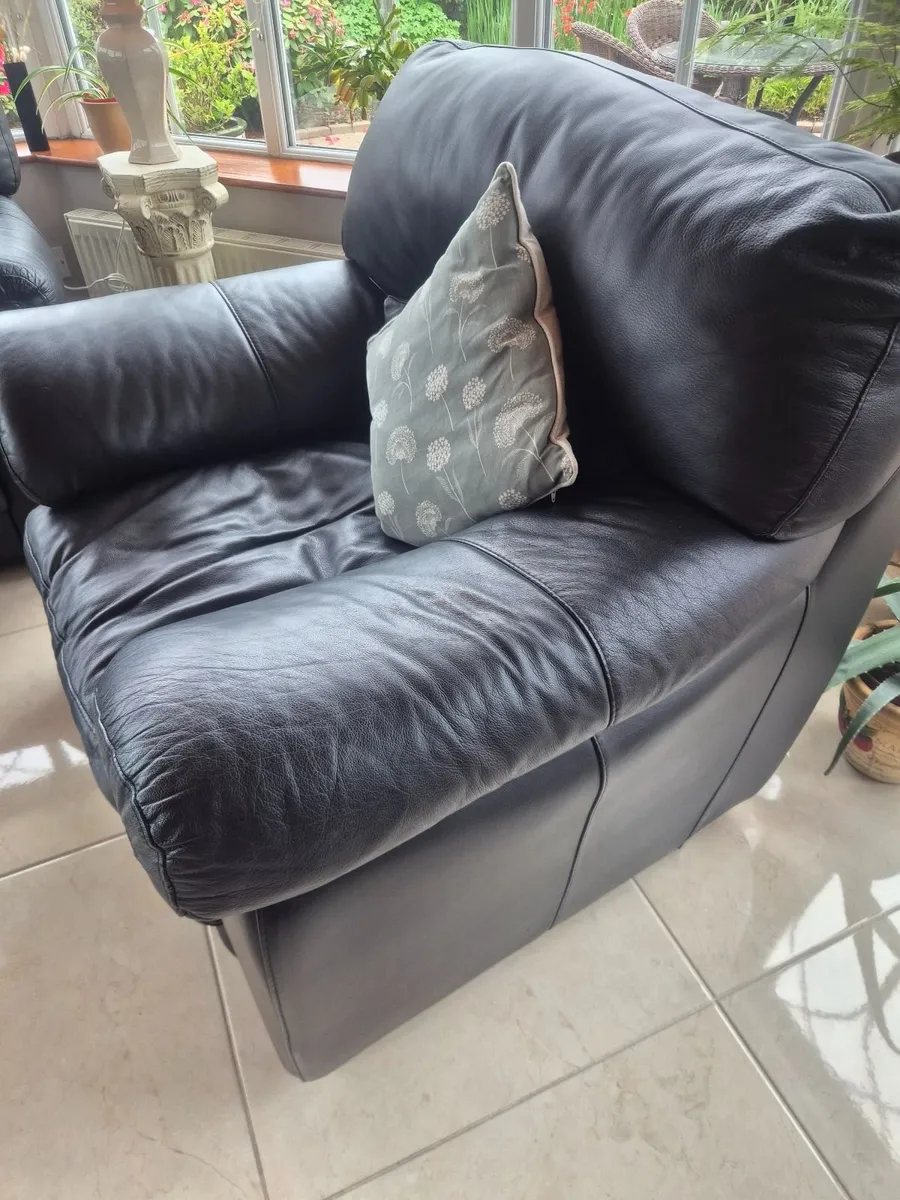 Leather suite 3 piece - Image 4
