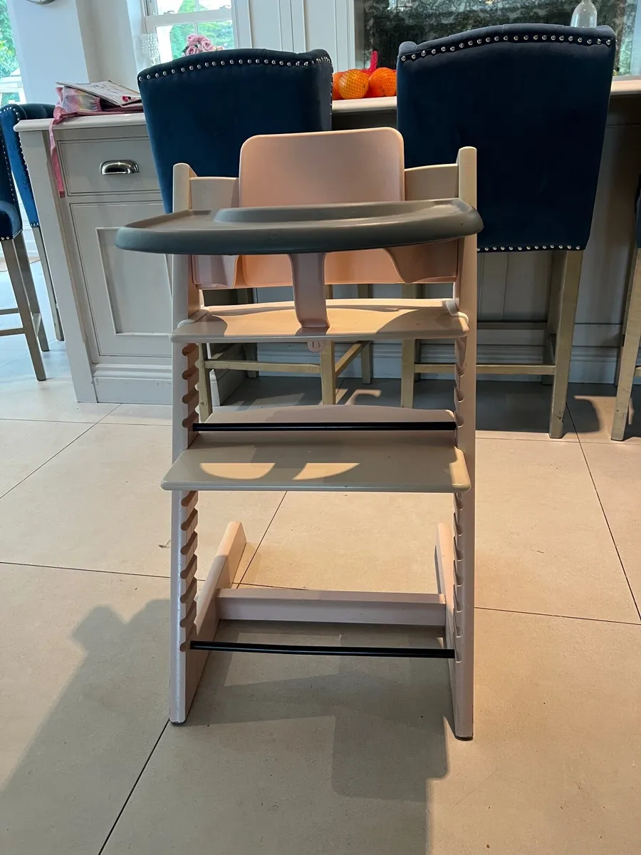 Baby equipment - Image 1