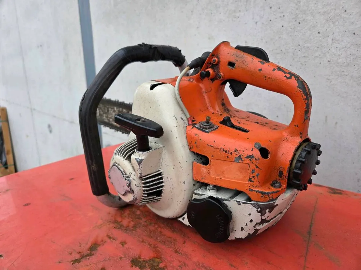 Stihl 08s saw - Image 2