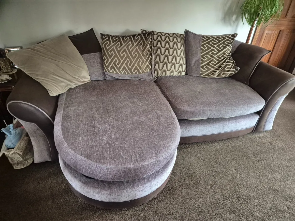 3 piece leisure suite - Image 3
