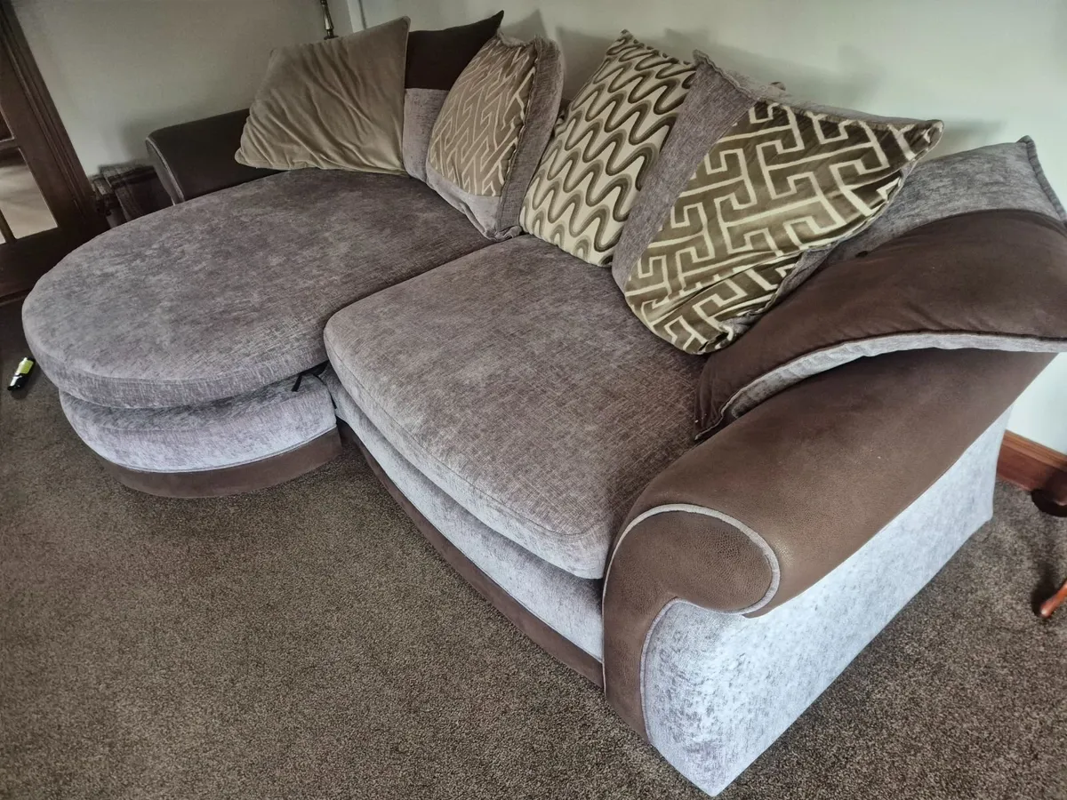 3 piece leisure suite - Image 2