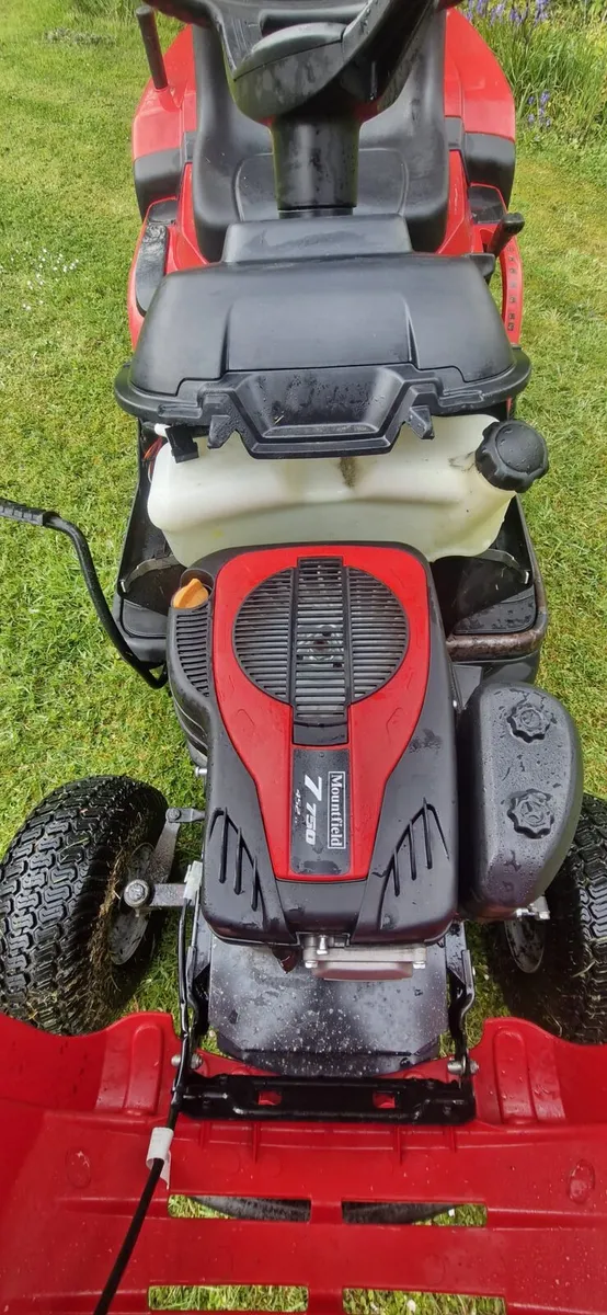 Castlegarden ride on mower 2015 Delivery available - Image 2