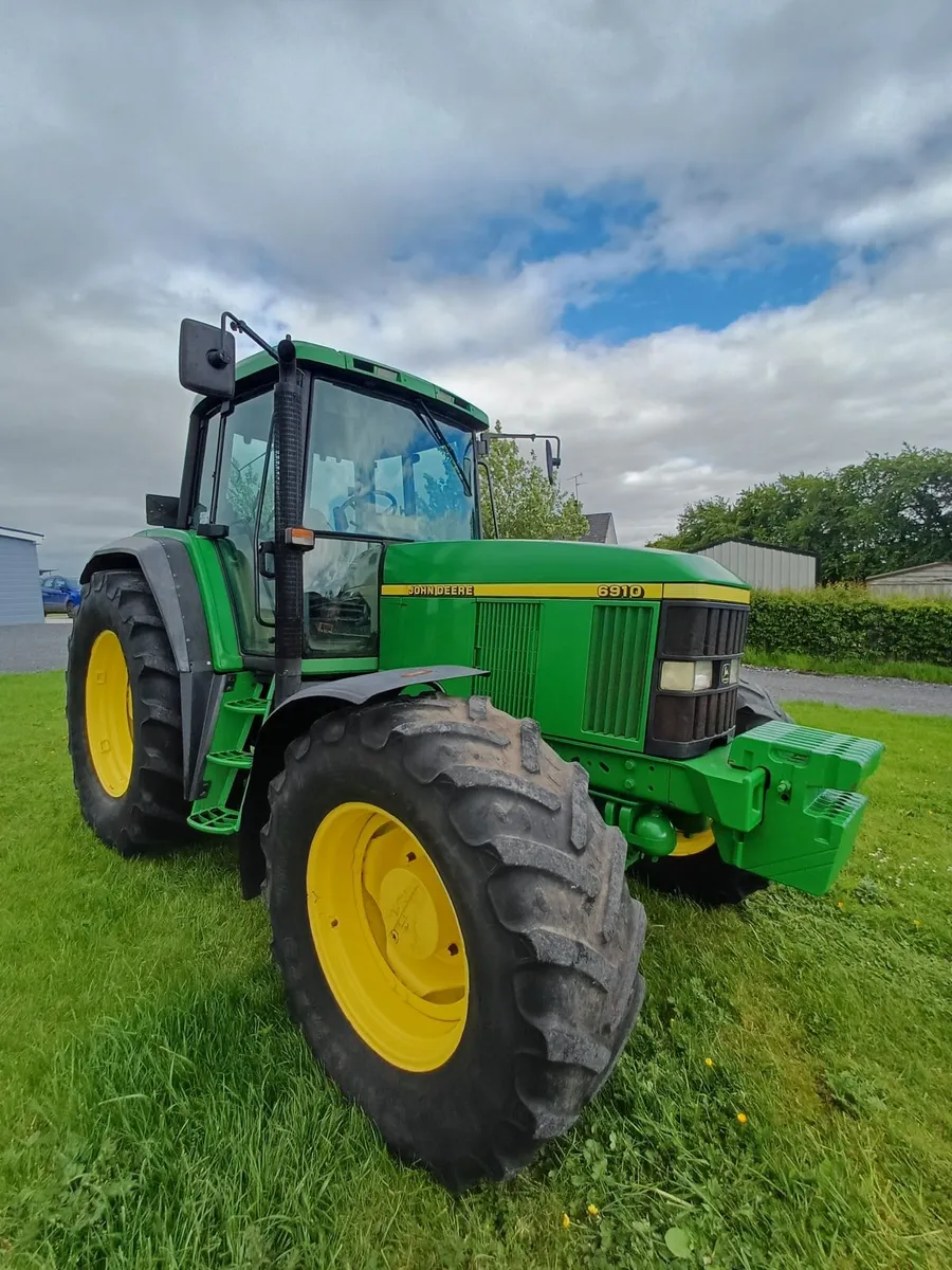 John Deere 6910 - Image 2