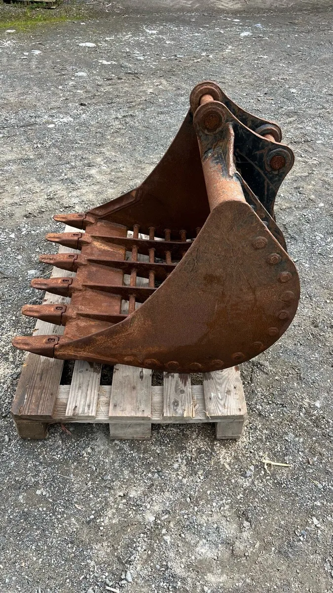 3ft wide heavy duty Riddle bucket - Image 4