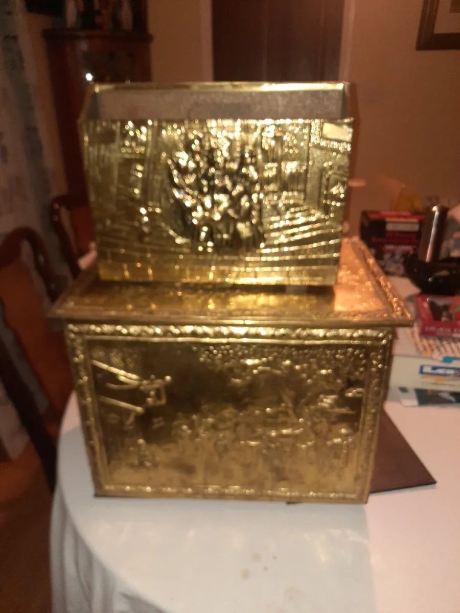 Vintage brass logbox  and magazine rack - Image 1