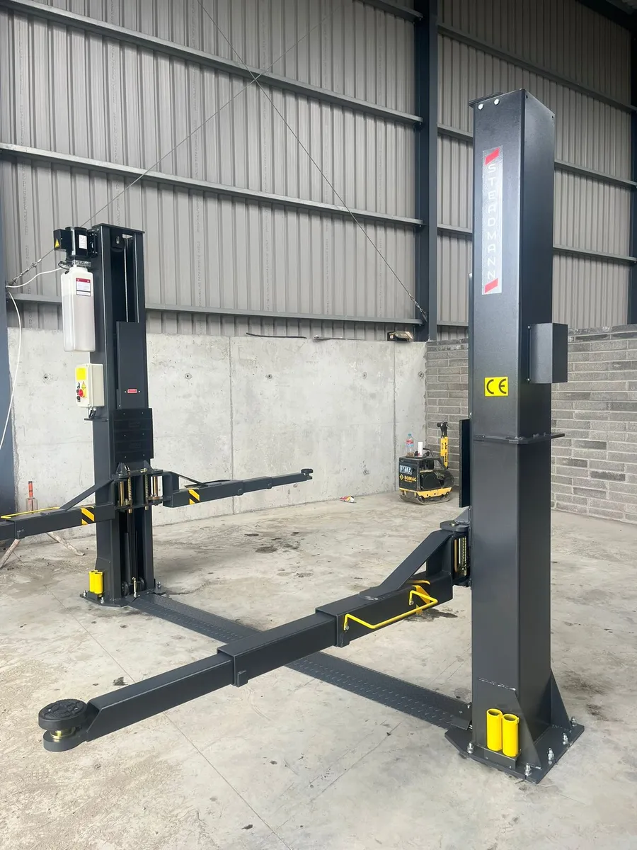 2 post lift 5500kg - Image 3