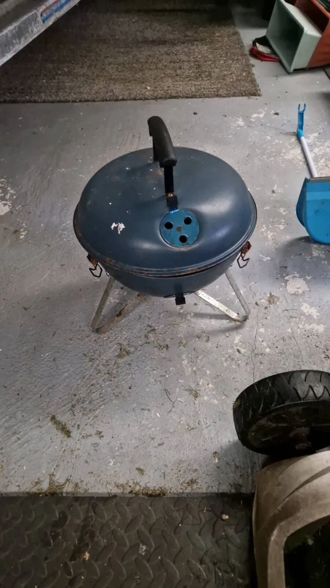 Two small barbecues - Image 2