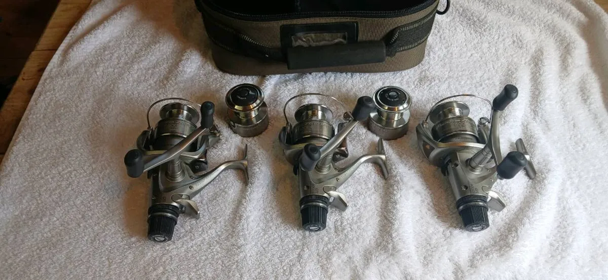 Three Shimano baitrunners Aero GTE 6000B and 2 spa - Image 3