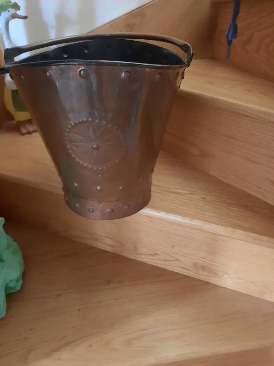 Antique copper bucket - Image 1