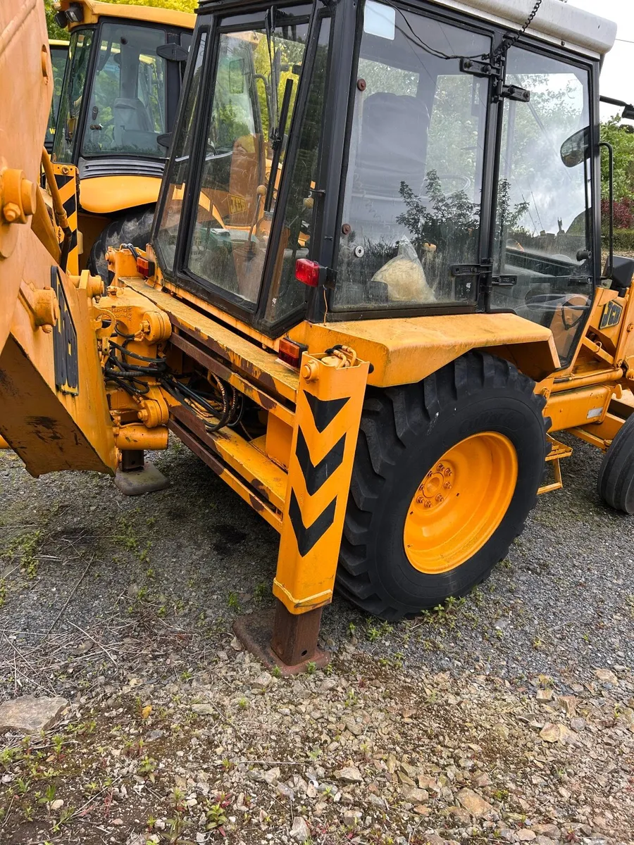 Excavator - Image 4