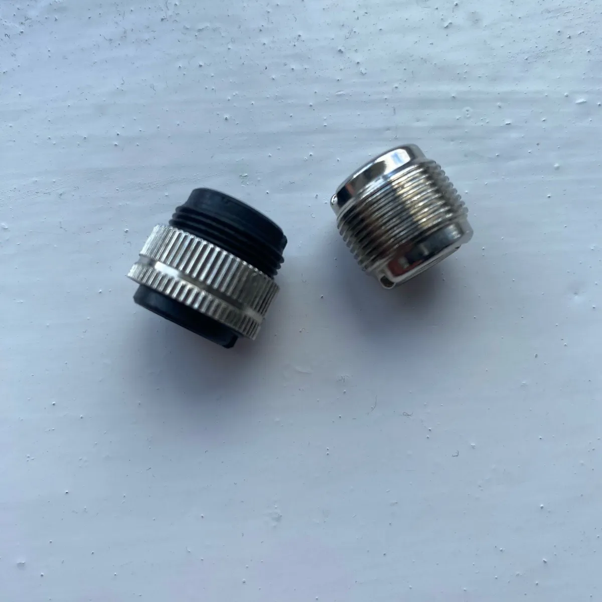 Microphone holder  screw - Image 1
