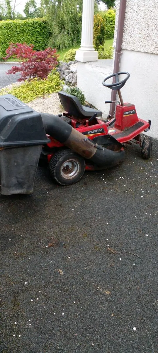 Murray 10/30 ride on lawnmower