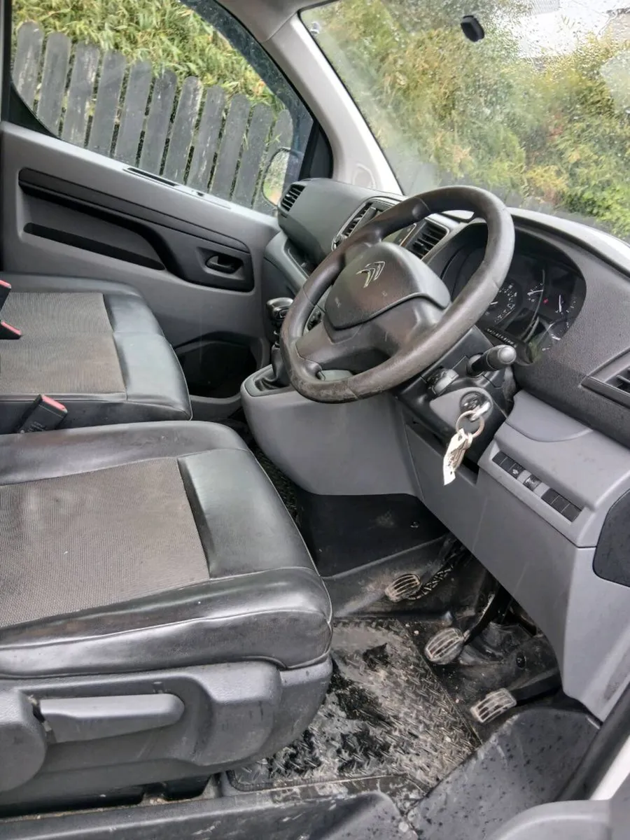 Van - Image 3