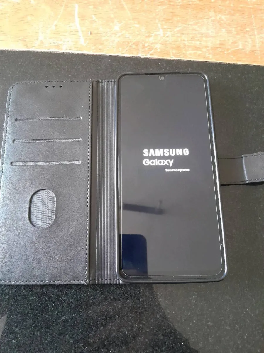 Samsung Galaxy A06 phone - Image 3