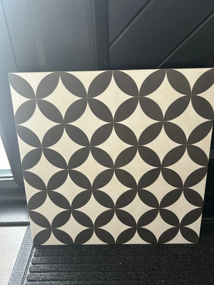 Floor Tiles Black and Ivory 300x 300mm - Image 1
