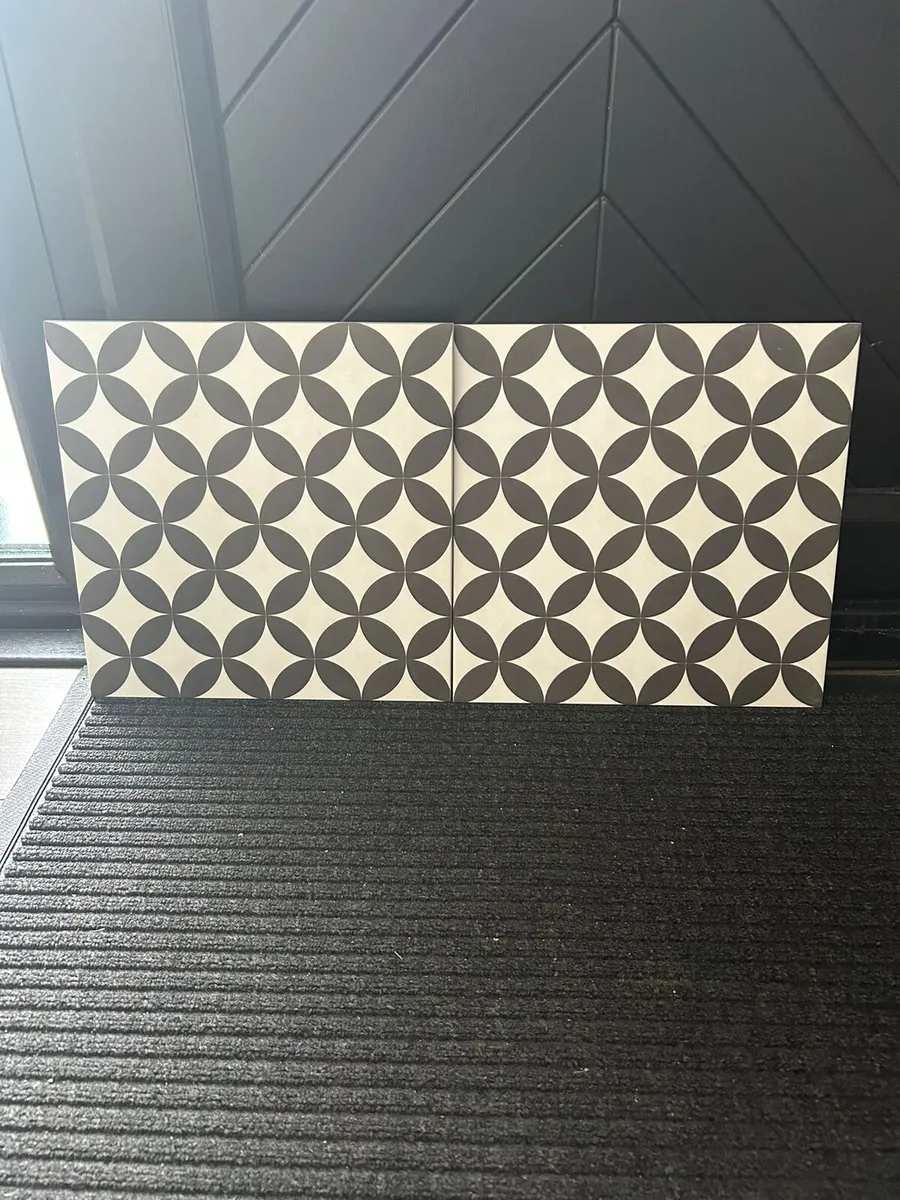 Floor Tiles Black and Ivory 300x 300mm - Image 3