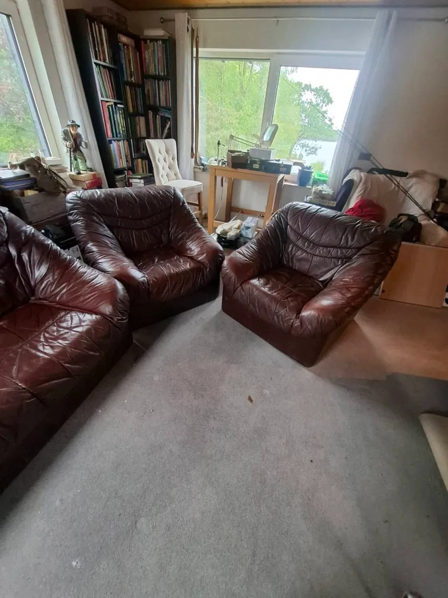 Couch and chairs - Image 2