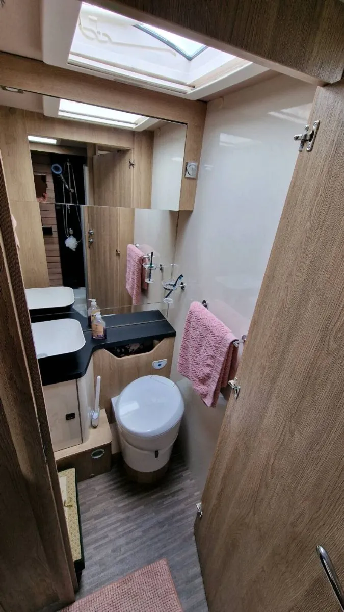 Mobilvetta i86 luxury A Class Motorhome - Image 3