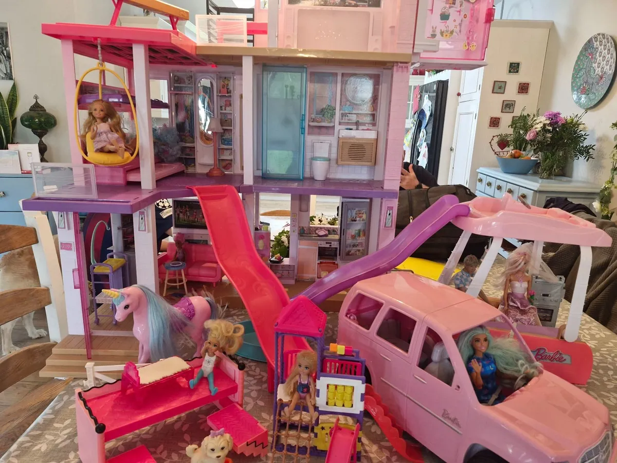 Barbie dream house bundle - Image 1