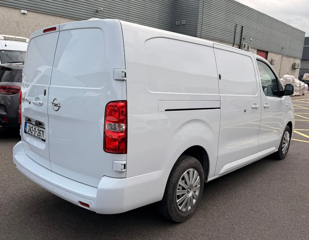 242 Opel Vivaro Long Wheel Base - Image 4