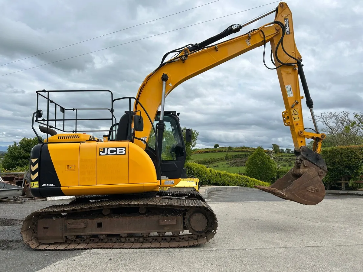 Excavator - Image 3