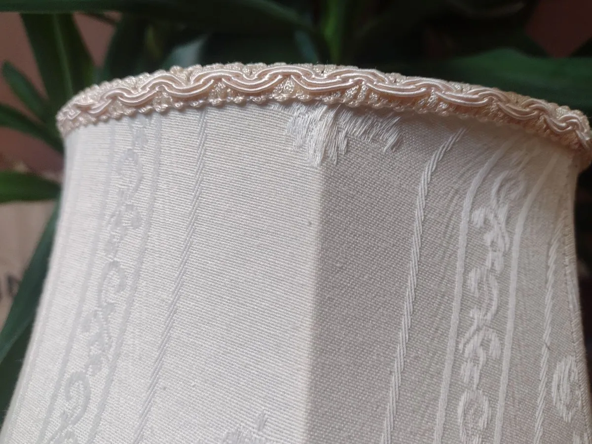 Perfect condition Paisley print vintage lamp shade - Image 2