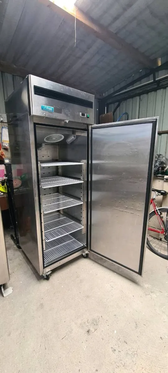 Single door fridge - Image 1