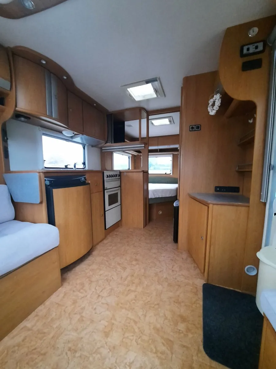 Caravan - Image 3