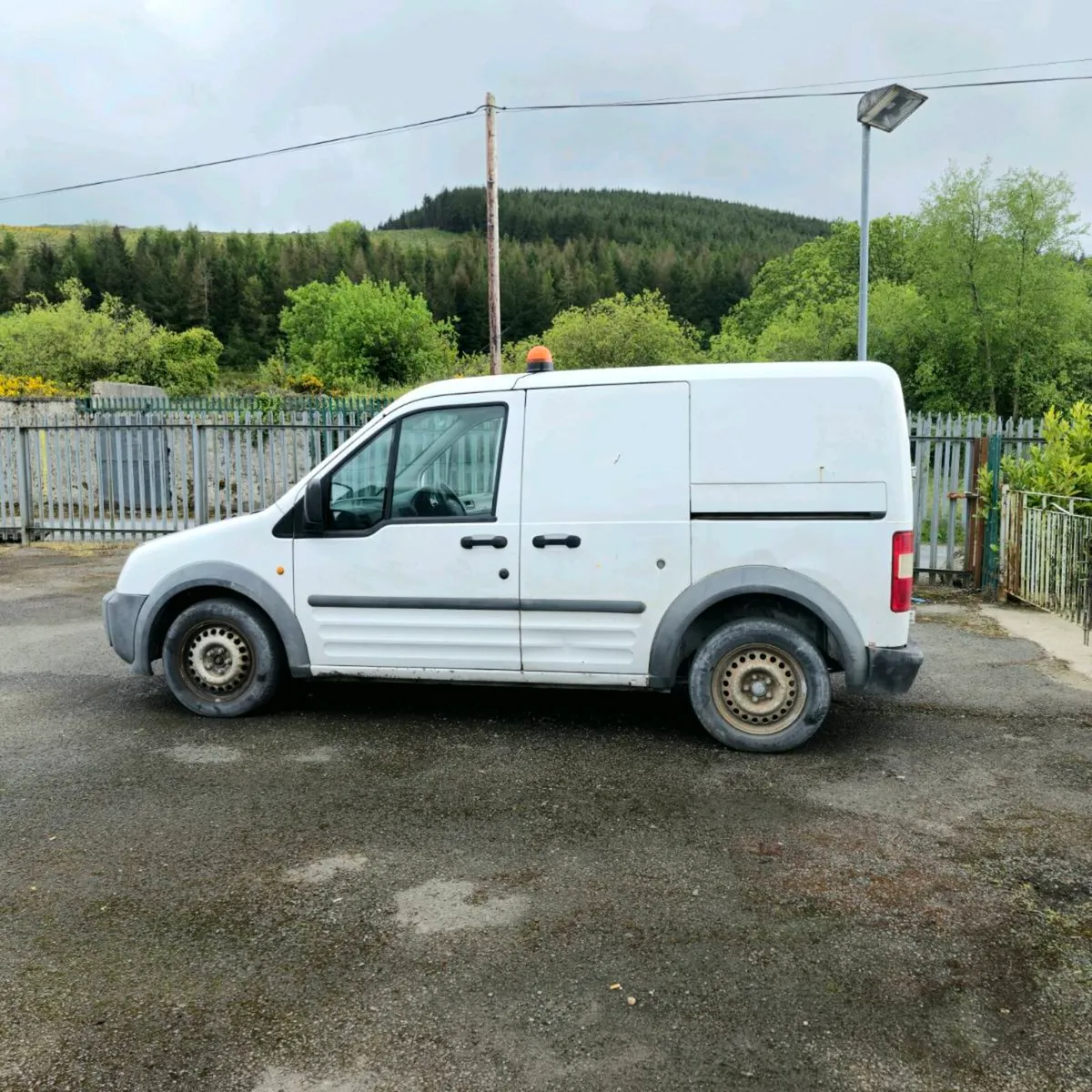 Ford Transit Connect NEW CVRT - Image 3