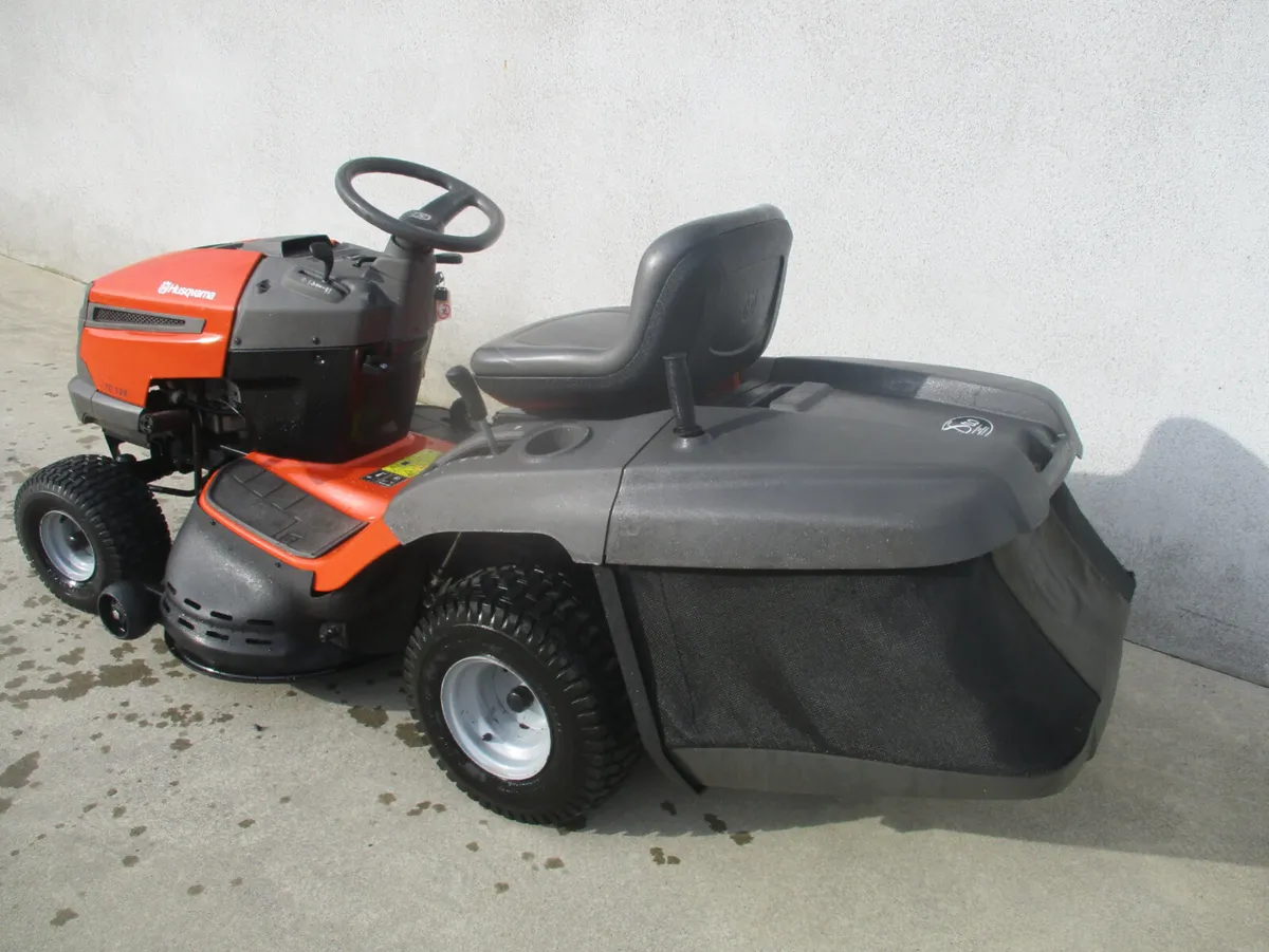 Husqvarna tractor mower TC 138 - Image 4