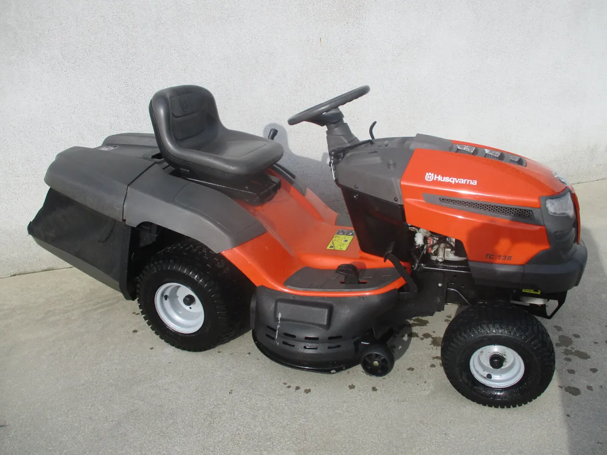 Husqvarna tractor mower TC 138 - Image 2